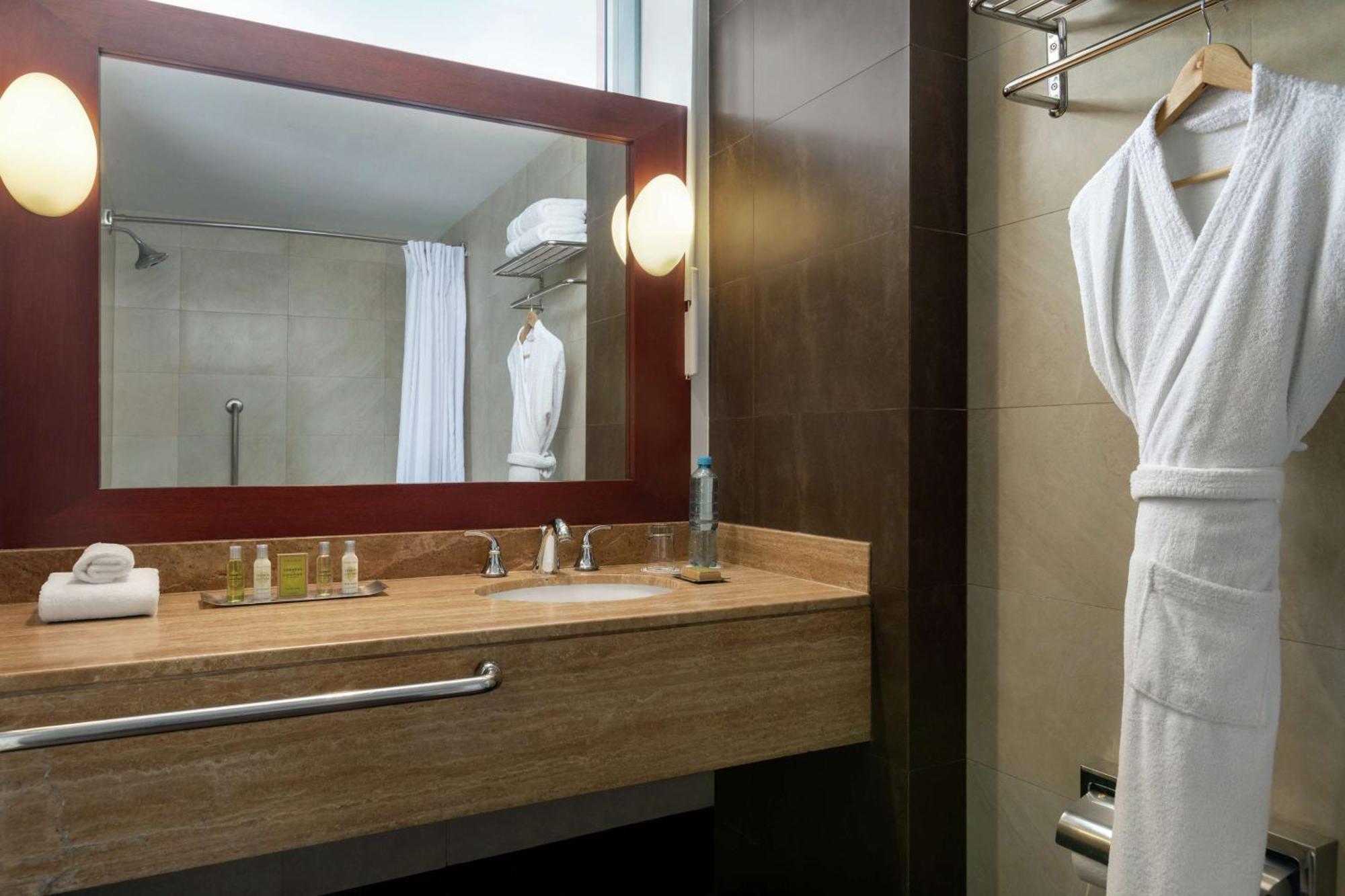 Doubletree By Hilton Lima Miraflores El Pardo Exteriör bild
